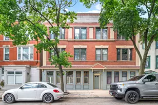 1020 W Roscoe St, Chicago, IL 60657 - Photo 1