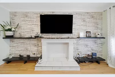 2922 W Nelson Street, Chicago, IL 60618 - Photo 5