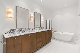21 N May St, Chicago, IL 60607 - Photo 13