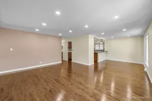 4145 Winston Dr, Hoffman Estates, IL 60192 - Photo 9