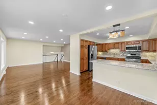 4145 Winston Dr, Hoffman Estates, IL 60192 - Photo 7