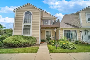 581 Le Parc Cir, Buffalo Grove, IL 60089 - Photo 1