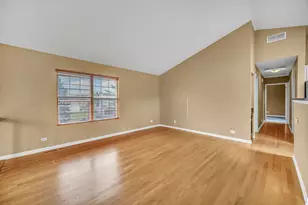 581 Le Parc Cir, Buffalo Grove, IL 60089 - Photo 9