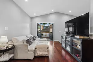 3635 N Hermitage Ave, Chicago, IL 60613 - Photo 13