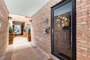 1912 N Cleveland Ave, Chicago, IL 60614 - Photo 3