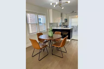 8739 S Bennett Avenue, Chicago, IL 60617 - Photo 5