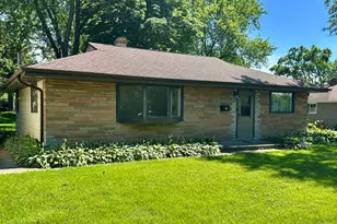 45 Golfview Rd, Lake Zurich, IL 60047 - Photo 1