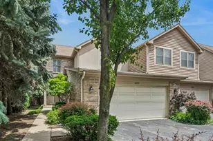 6735 N Cicero Ave, Lincolnwood, IL 60712 - Photo 1