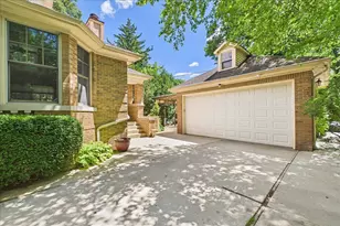 5873 N Forest Glen Ave, Chicago, IL 60646 - Photo 31