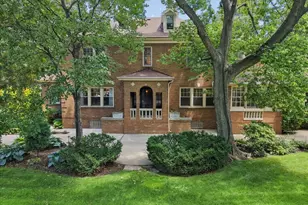 5873 N Forest Glen Ave, Chicago, IL 60646 - Photo 1