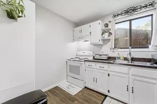 1445 Midland Ct, Joliet, IL 60436 - Photo 5