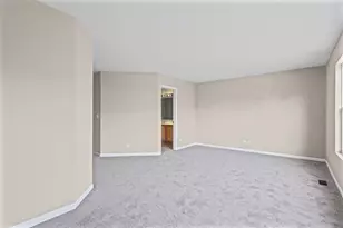 535 N Red Deer Rd, Round Lake, IL 60073 - Photo 11