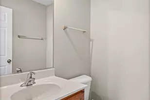 535 N Red Deer Rd, Round Lake, IL 60073 - Photo 9