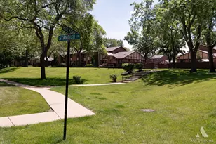 18W101 Standish Ln, Villa Park, IL 60181 - Photo 3