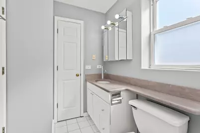 845 W Belle Plaine Avenue #2E, Chicago, IL 60613 - Photo 11