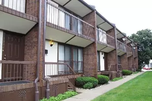 1978 Green Bay Rd, Highland Park, IL 60035 - Photo 1