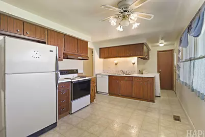 808 W Weathersfield Way, Schaumburg, IL 60193 - Photo 5
