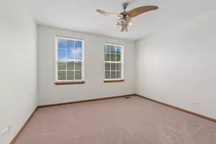 152 N Waterford Dr, Round Lake, IL 60073 - Photo 9