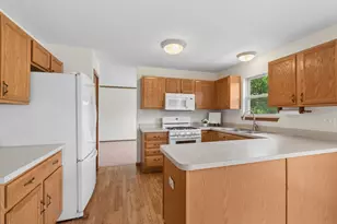 152 N Waterford Dr, Round Lake, IL 60073 - Photo 5