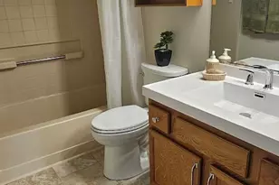450 Rosewood Crossing, Lindenhurst, IL 60046 - Photo 23