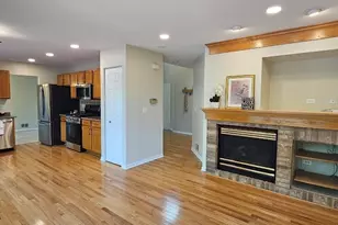 450 Rosewood Crossing, Lindenhurst, IL 60046 - Photo 5