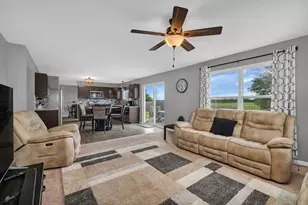 27337 W Deer Hollow Ln, Channahon, IL 60410 - Photo 5