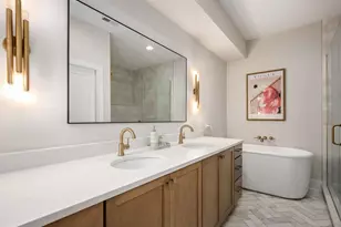 1938 N Sawyer Ave, Chicago, IL 60647 - Photo 15