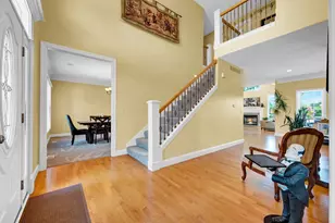 10 Cloverhill Cir, Bloomington, IL 61705 - Photo 3