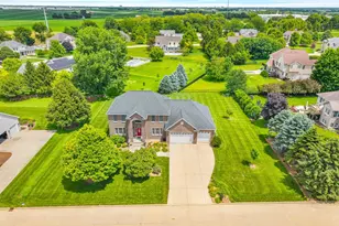 10 Cloverhill Cir, Bloomington, IL 61705 - Photo 51