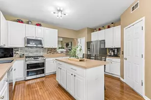 4608 Joyce Ln, McHenry, IL 60050 - Photo 11
