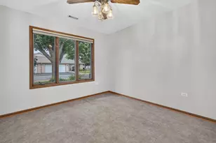 2700 Eagle Dr, Joliet, IL 60436 - Photo 9