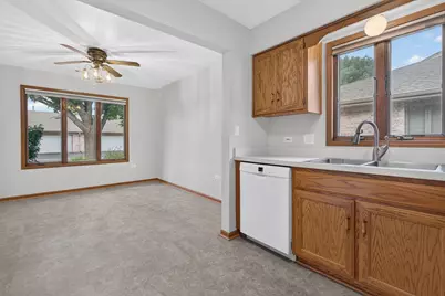 2700 Eagle Drive #2700, Joliet, IL 60436 - Photo 7
