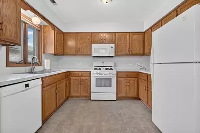 2700 Eagle Drive #2700, Joliet, IL 60436 - Photo 5