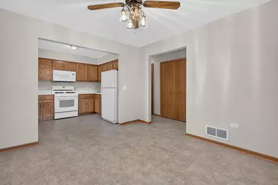 2700 Eagle Drive #2700, Joliet, IL 60436 - Photo 3