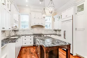 116 W Chestnut St, Chicago, IL 60610 - Photo 7