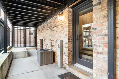 116 W Chestnut Street, Chicago, IL 60610 - Photo 19
