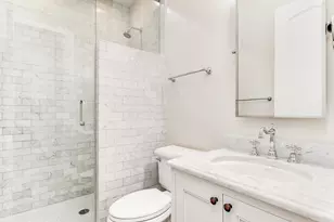 116 W Chestnut St, Chicago, IL 60610 - Photo 23