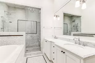 116 W Chestnut St, Chicago, IL 60610 - Photo 13