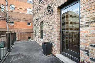 116 W Chestnut St, Chicago, IL 60610 - Photo 21
