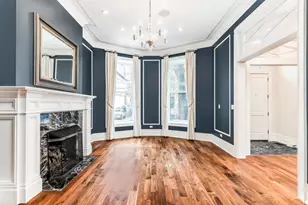 116 W Chestnut St, Chicago, IL 60610 - Photo 3