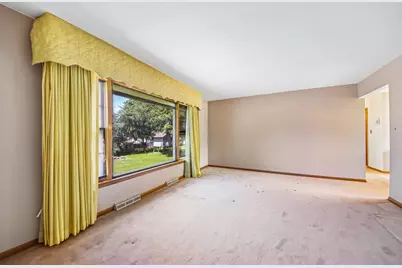 418 Highland Road, Willowbrook, IL 60527 - Photo 9