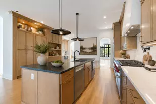 2214 W Oakdale Ave, Chicago, IL 60618 - Photo 5