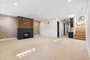 2214 W Oakdale Ave, Chicago, IL 60618 - Photo 37