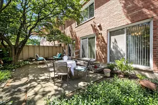 727 Raleigh Ct, Northbrook, IL 60062 - Photo 3