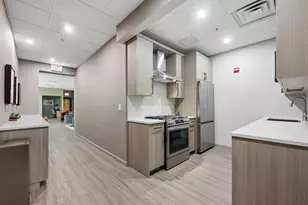 201 N Westshore Dr, Chicago, IL 60601 - Photo 33