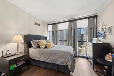 201 N Westshore Drive #2705, Chicago, IL 60601 - Photo 13