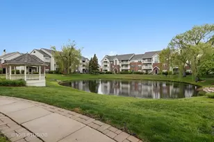 32 Sterling Cir, Wheaton, IL 60189 - Photo 1