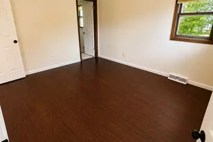 3919 Falling Leaf Dr, Rockford, IL 61109 - Photo 7