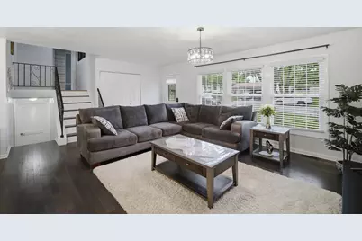 890 Yorkshire Drive, Hanover Park, IL 60133 - Photo 5