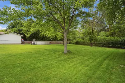890 Yorkshire Drive, Hanover Park, IL 60133 - Photo 23